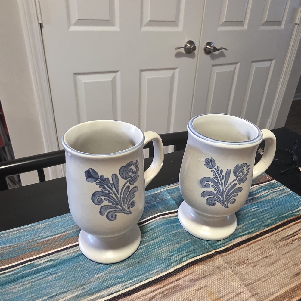 Classic Blue Floral Ceramic Mugs - Set of 2
